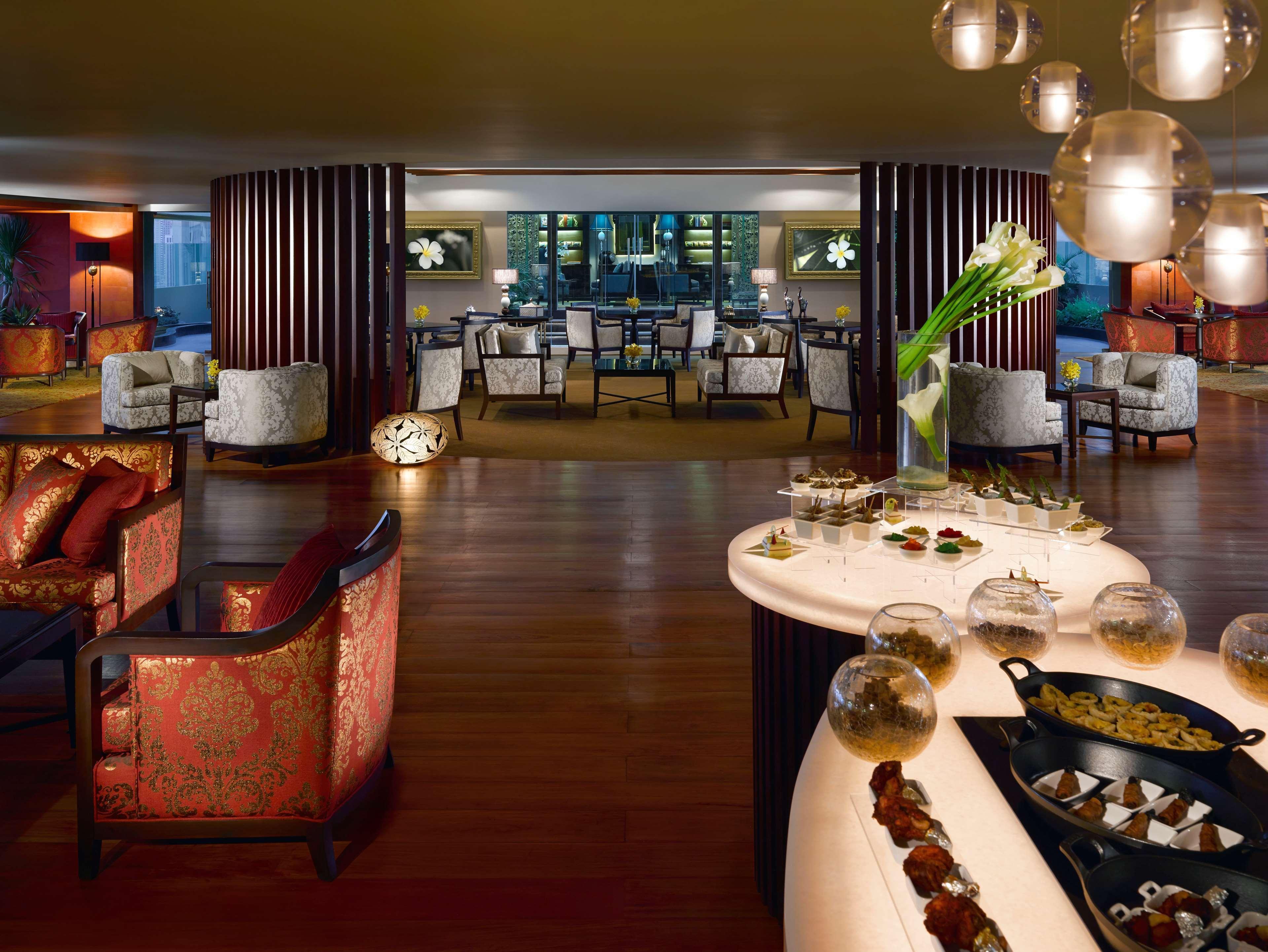 Dusit Thani Manila Makati City Ngoại thất bức ảnh The Club Lounge at the Hong Kong International Airport