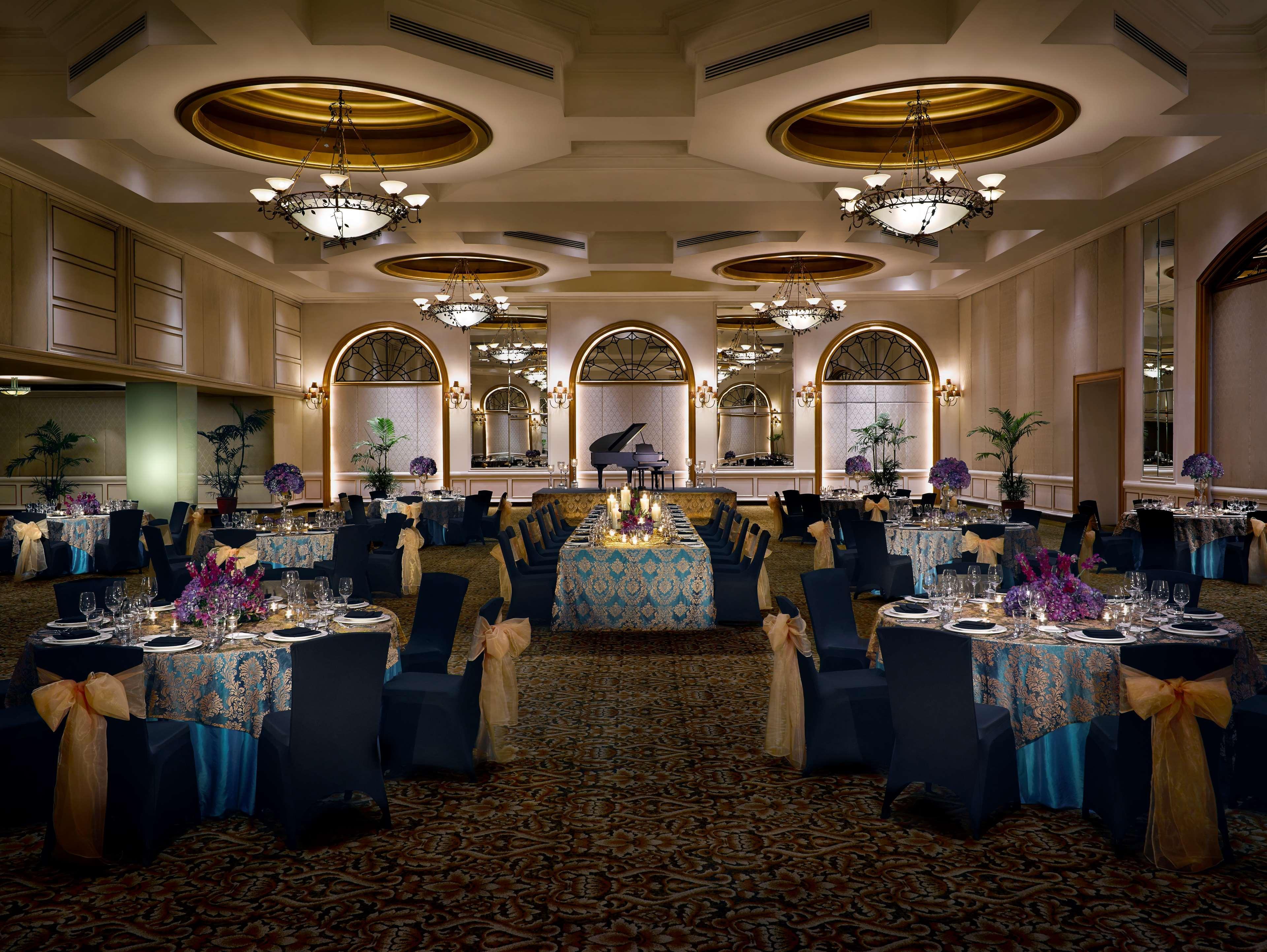 Dusit Thani Manila Makati City Ngoại thất bức ảnh The ballroom at the hotel