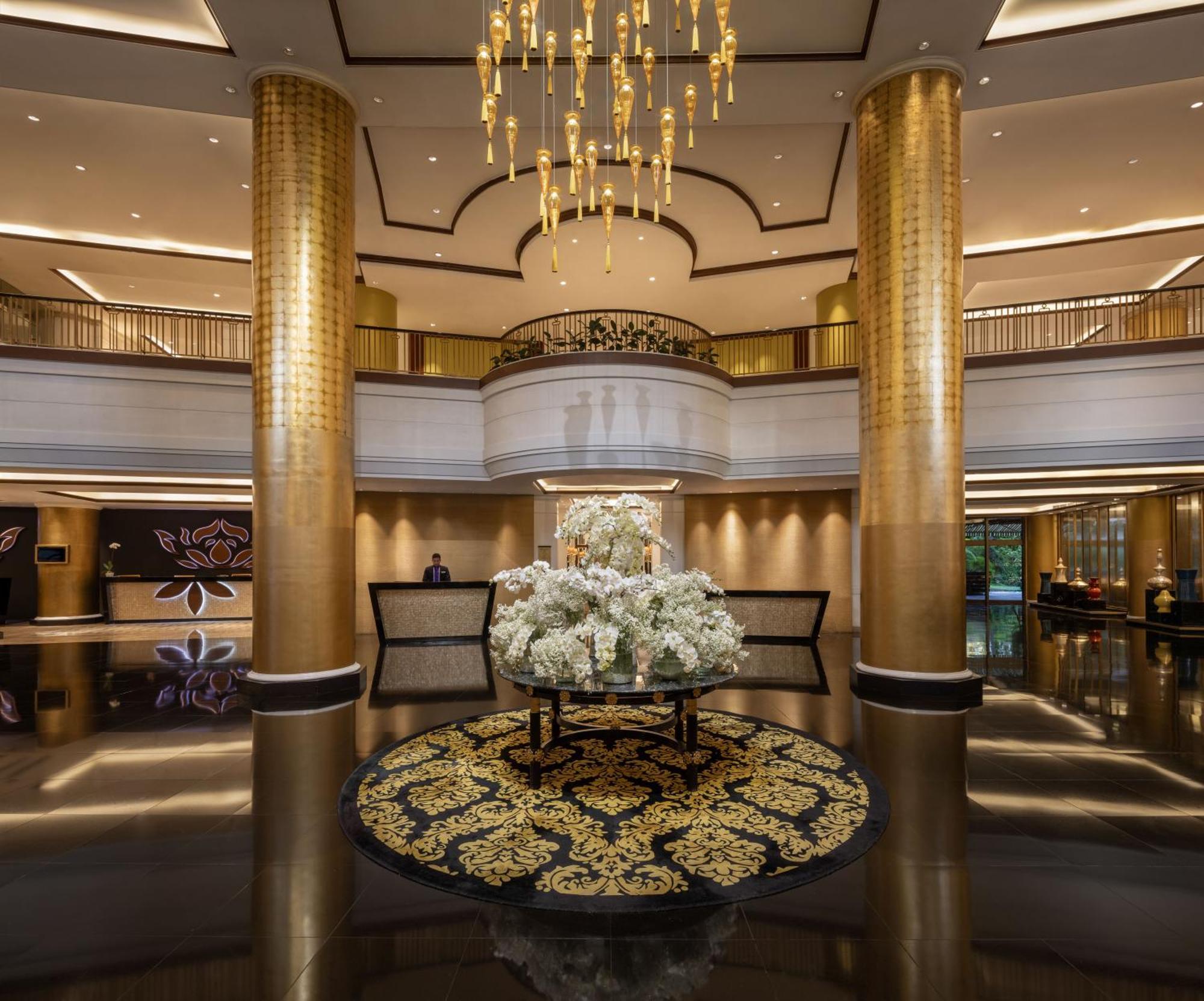 Dusit Thani Manila Makati City Ngoại thất bức ảnh The lobby of the hotel