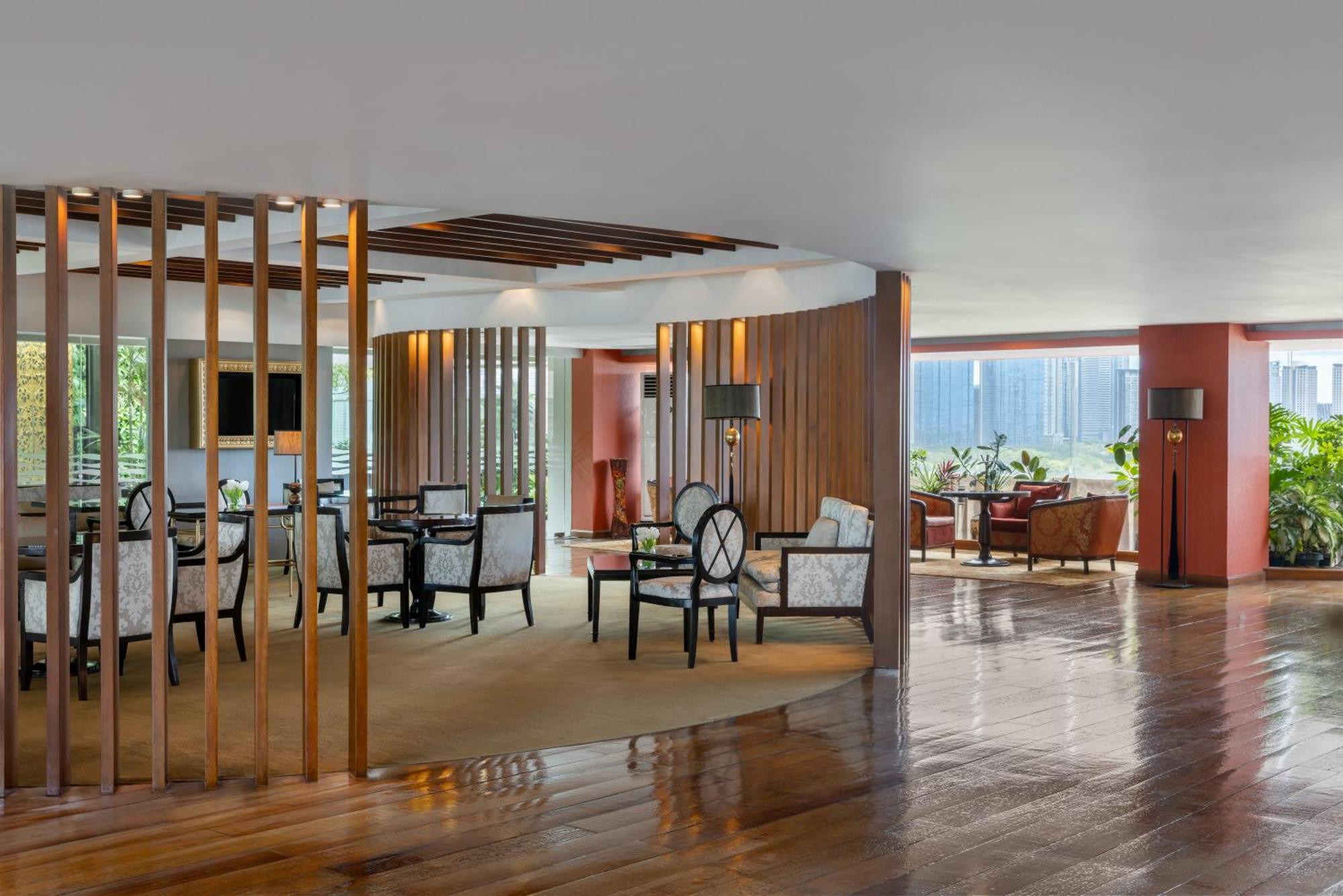 Dusit Thani Manila Makati City Ngoại thất bức ảnh The lounge at the airport