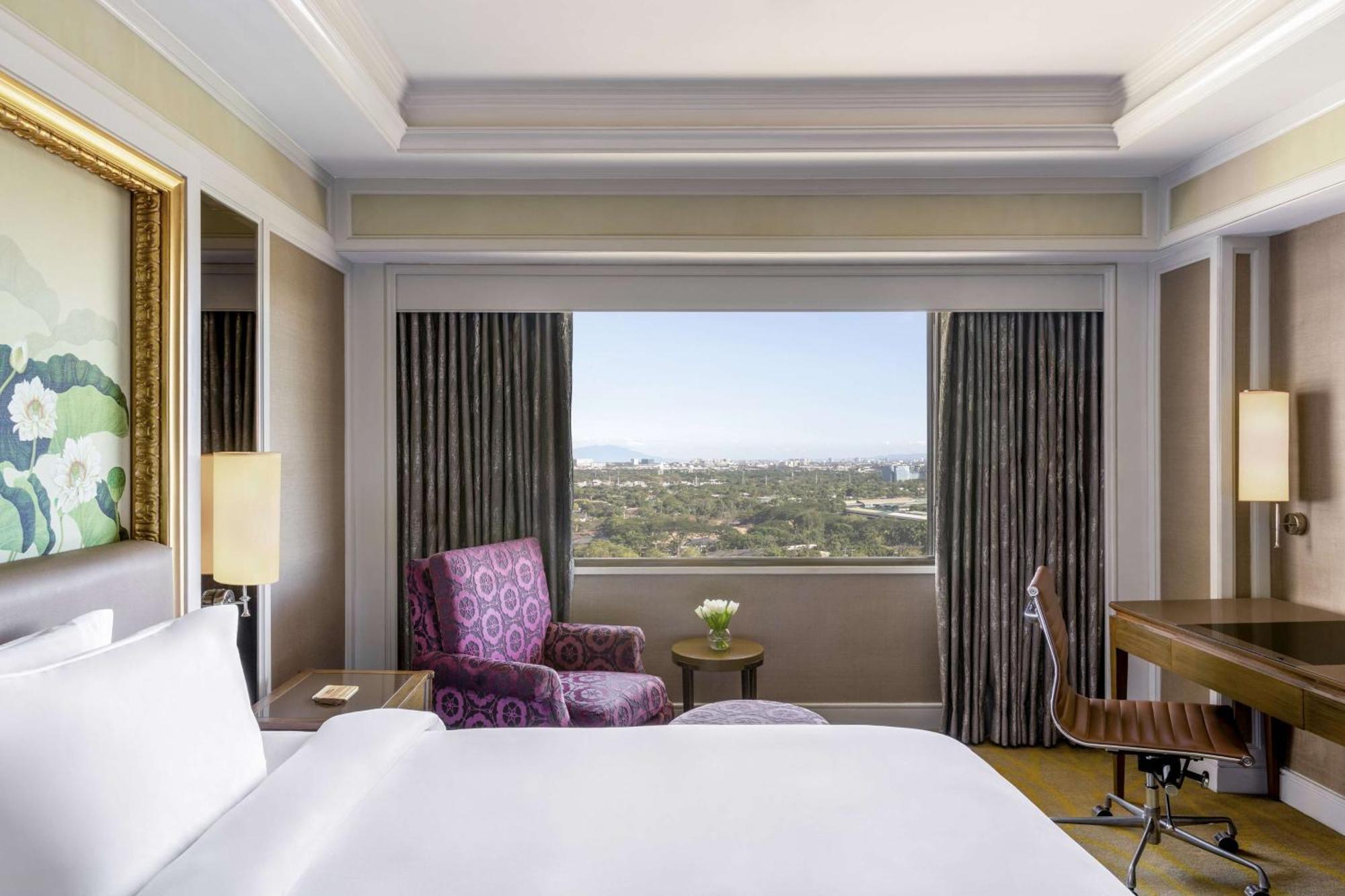 Dusit Thani Manila Makati City Ngoại thất bức ảnh A guest room at the hotel